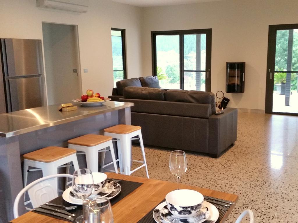 3 Bells Alpine Cottage ไบรท์ ภายนอก รูปภาพ