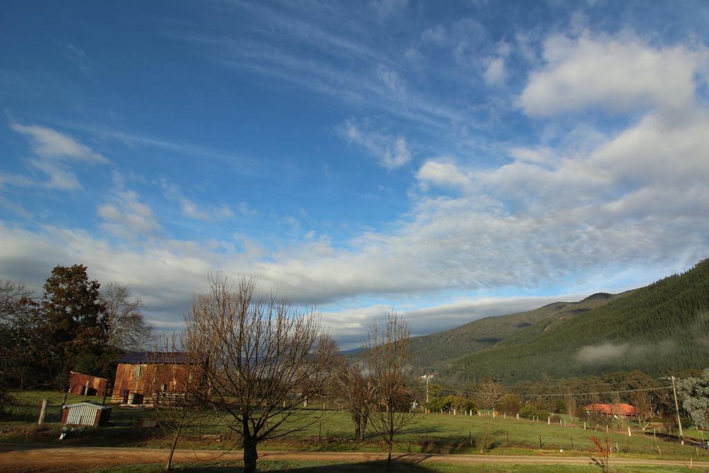 3 Bells Alpine Cottage ไบรท์ ภายนอก รูปภาพ